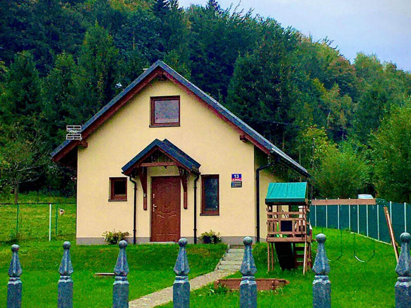 Widok na domek na Skalicy w Ustroniu